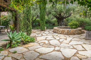 Flagstone Landscaping: Benefits, Installation Tips, and Maintenance Guide
