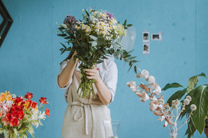 Ordering Flowers Online vs. Flower Shops in Calgary