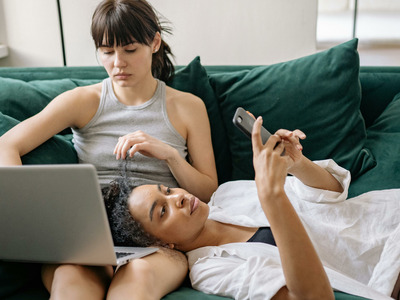 Reviewing 5 Popular Forms of Online Entertainment in Canada