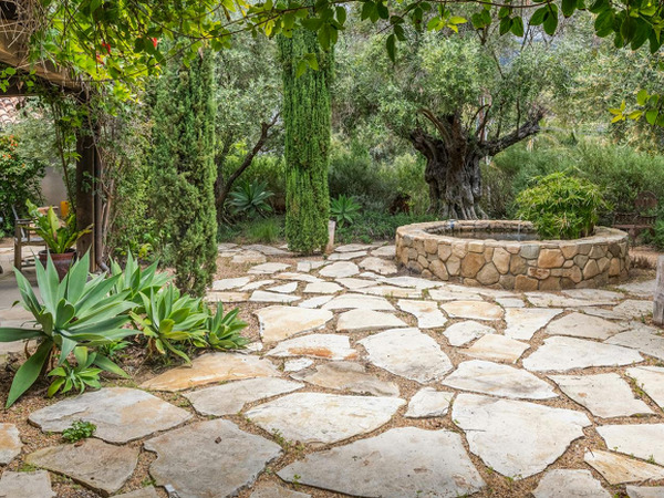 thumbnail of Flagstone Landscaping: Benefits, Installation Tips, and Maintenance Guide